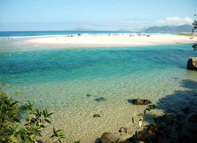 Praia da Guarda do Embaú é uma das praias mais lindas do Sul Brasileiro
