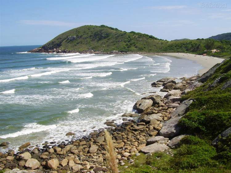 Praia das Encantadas, Ilha do Mel é uma das praias mais lindas do Sul Brasileiro