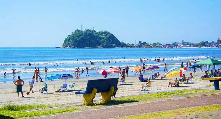Praia de Guaratuba é uma das praias mais lindas do Sul Brasileiro