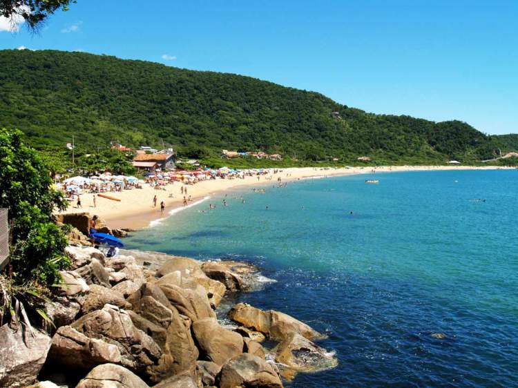 Praia de Taquarinhas, Balneário Camboriú é uma das praias mais lindas do Sul Brasileiro