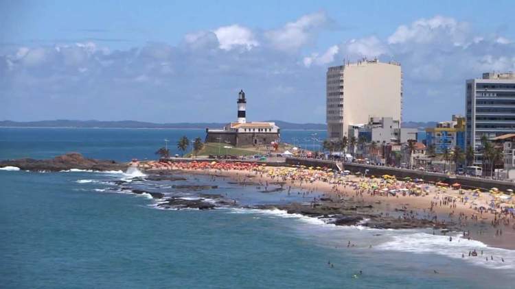 Praia do Farol da Barra é uma das praias mais bonitas de Salvador