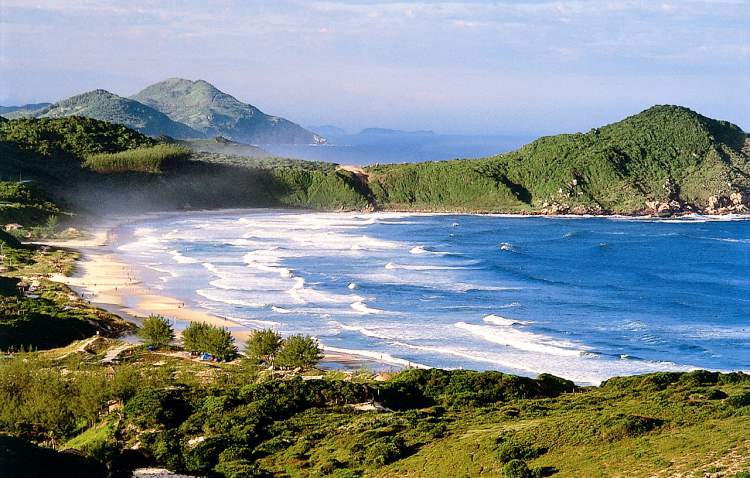 Praia do Rosa em Santa Catarina é uma das praias mais bonitas do Brasil