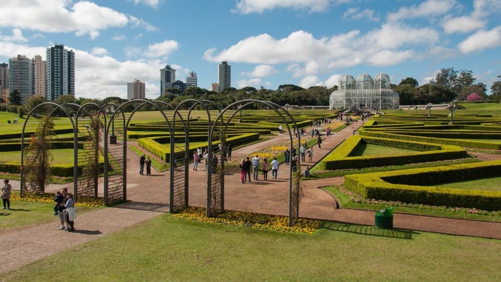Jardim botânico é um dos lugares fantásticos para se conhecer em Curitiba