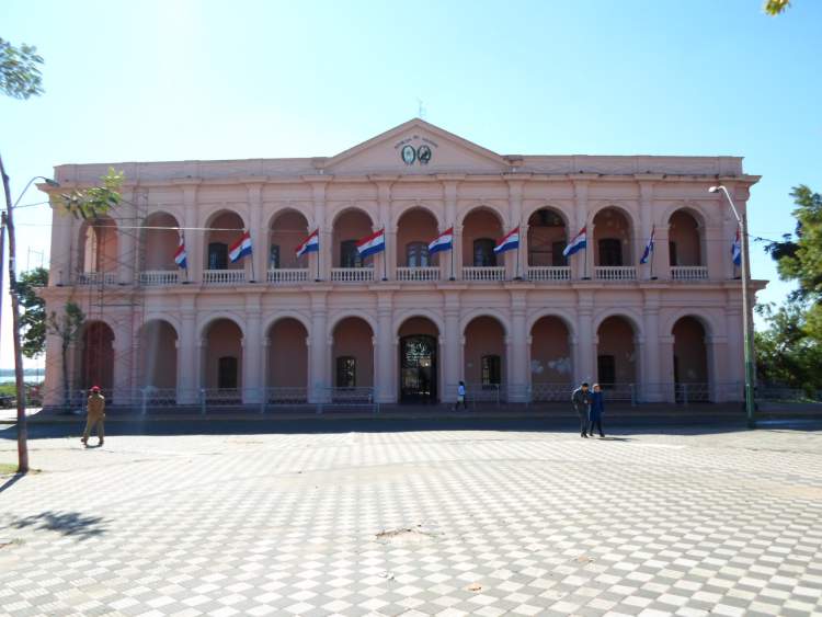 conhecer o Museu do Cabildo é uma das dicas de o que fazer no Paraguai