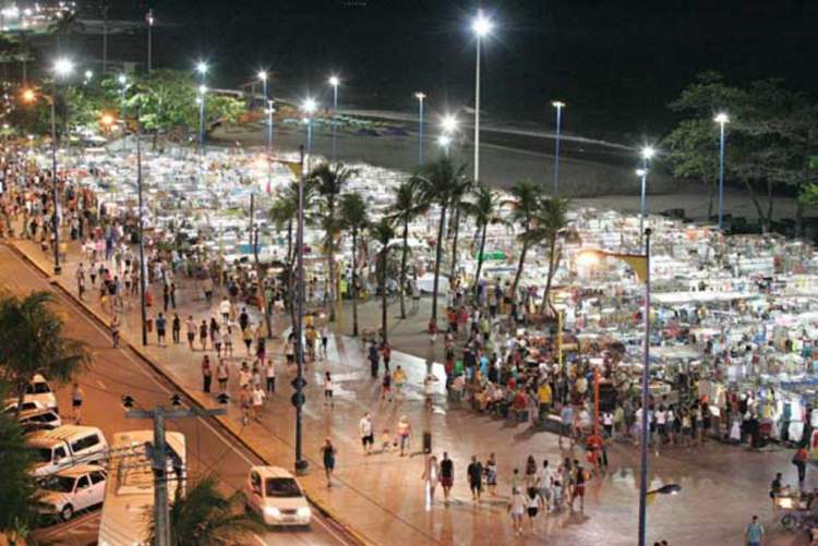 Aproveitar as noites agitadas é um dos motivos para fazer uma viagem para Fortaleza
