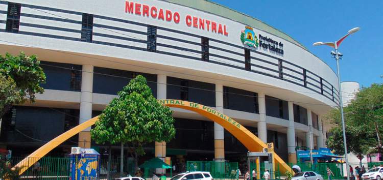 Conhecer o mercado central é um dos motivos para fazer uma viagem para Fortaleza