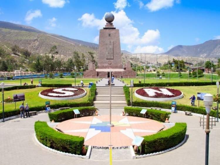 Monumento Equatorial em Quito