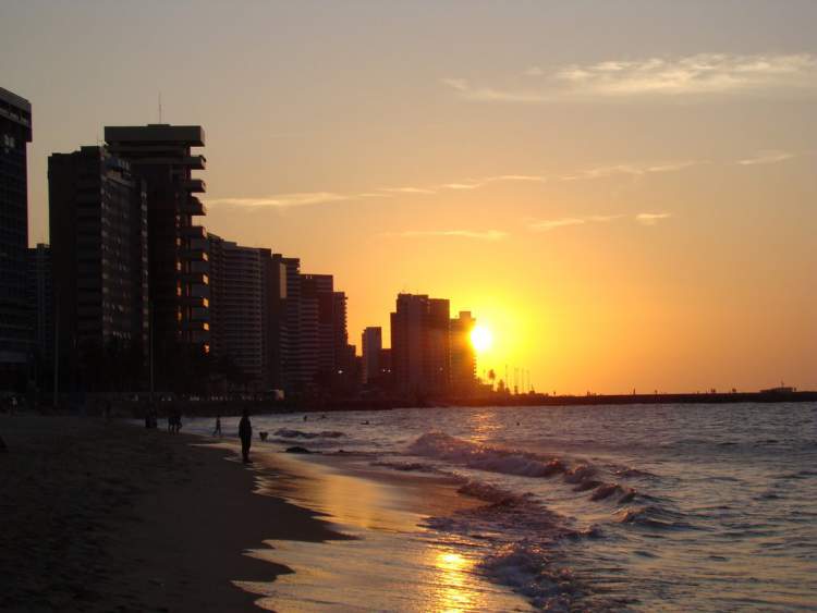 Ver o pôr do sol em Iracema é um dos motivos para fazer uma viagem para Fortaleza