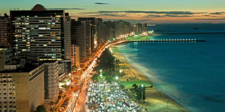 Avenida Beira Mar é um dos Lugares incríveis em Fortaleza