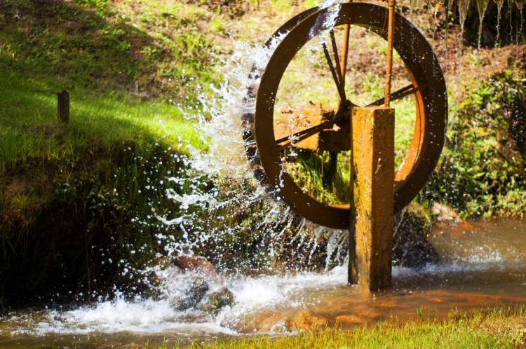 Conhecer a Roda d’Água é uma das dicas de o que fazer em Monte Verde