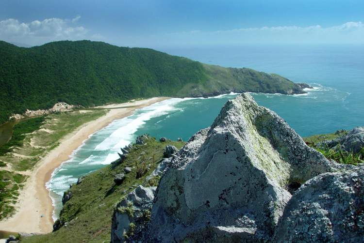Lagoinha do Leste é uma das praias mais paradisíacas de Florianópolis