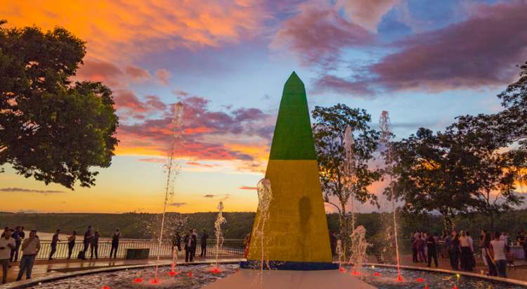 Marco das 3 fronteiras é um dos pontos turísticos próximos as Cataratas do Iguaçu