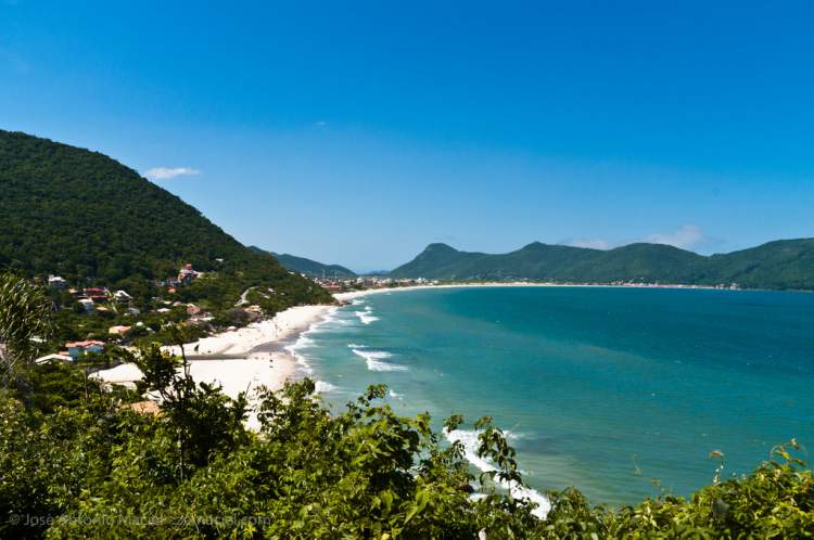 Praia do Rio das Pacas é uma das praias mais paradisíacas de Florianópolis