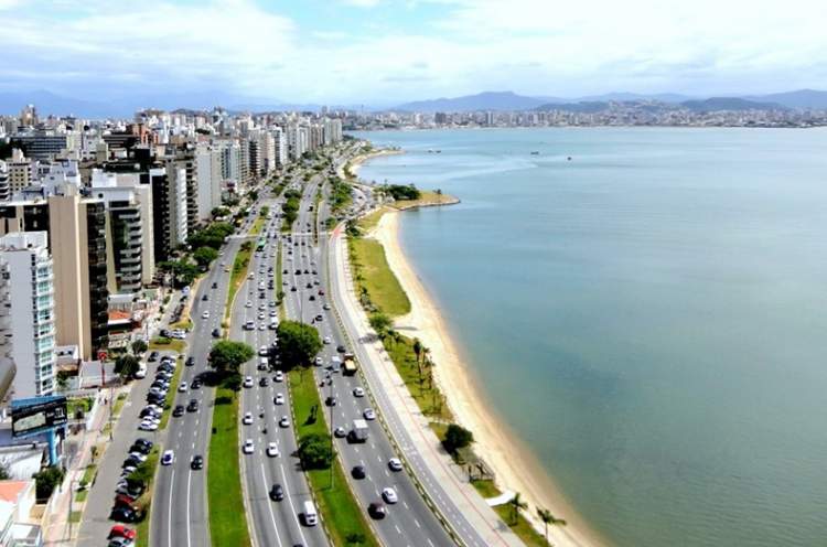 Florianópolis é um dos destinos para viajar barato no Sul do Brasil