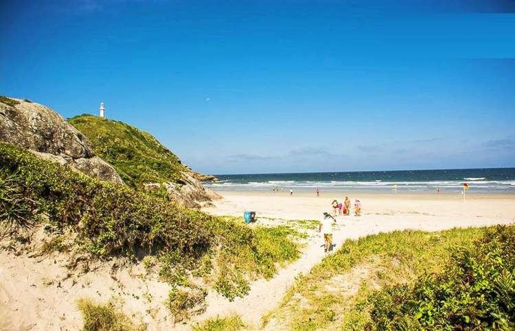 Praia de Fora é uma das melhores praias do Paraná