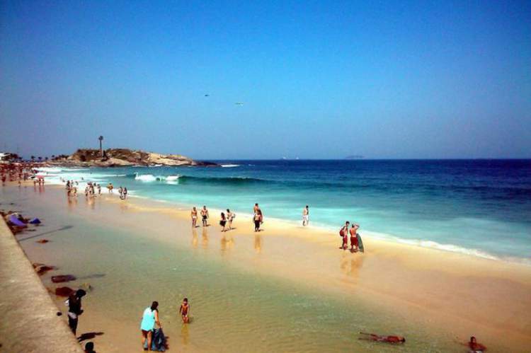 Praia de Ipanema é uma das melhores praias do Paraná