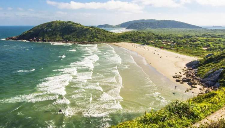 Praia do Miguel é uma das melhores praias do Paraná