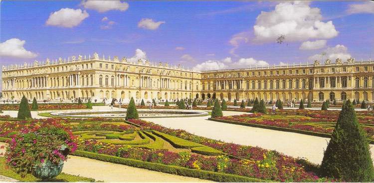 Ser perto de Paris é um dos motivos para conhecer o Palácio de Versalhes