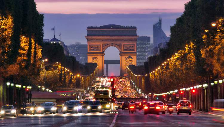 Arco do Triunfo é uma das Atrações Gratuitas em Paris