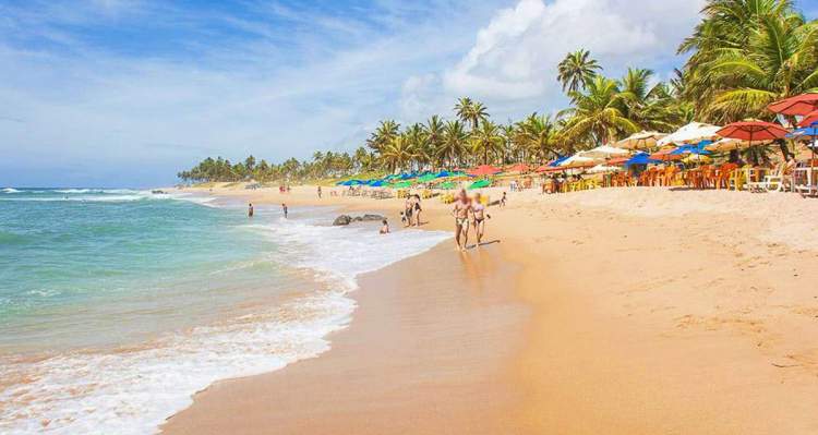 Praia Stella Maris é uma das melhores praias de Salvador