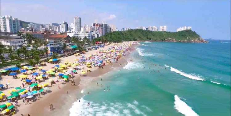 Praia do Tombo é uma das melhores praias do Guarujá