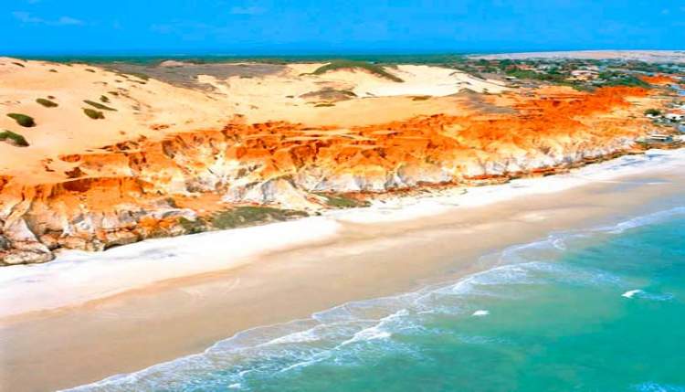 Praia das Fontes é uma das praias mais lindonas de Fortaleza
