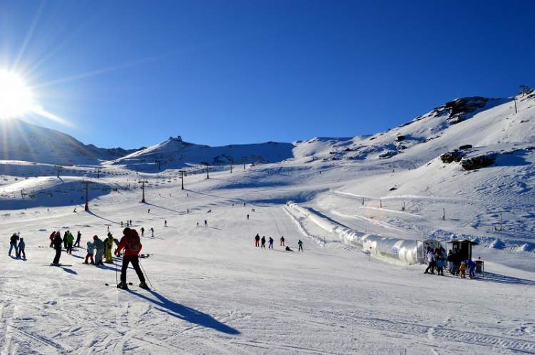Sierra Nevada na Espanha é um dos melhores destinos para esquiar