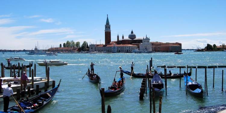 Baia dos Barcos é uma das atrações gratuitas em Veneza