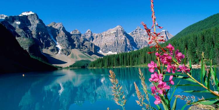 Montanhas Rochosas é um dos lugares impressionantes no Canadá