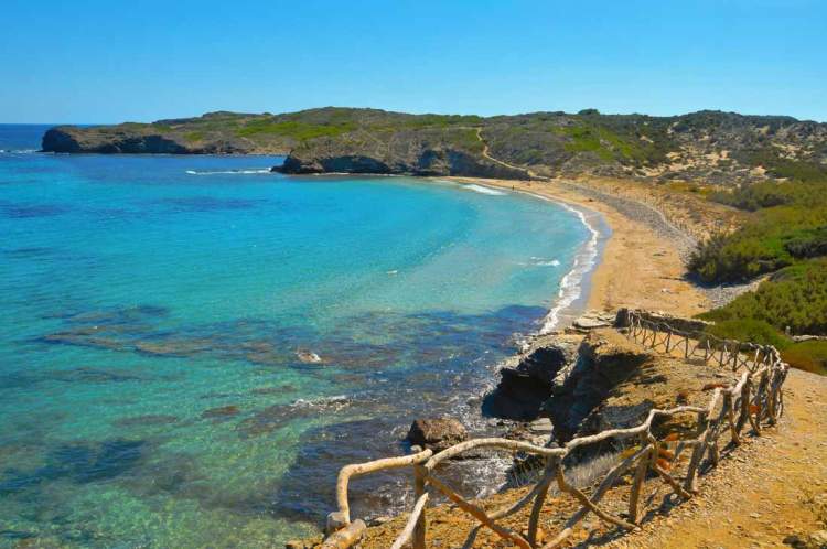 Cala Tortuga é uma das praias de Menorca na Espanha