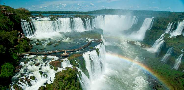 Foz do Iguaçu é um dos destinos no Brasil baratos para viajar nas férias