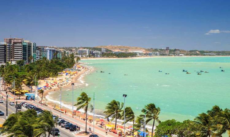 Maceió é um dos destinos no Brasil baratos para viajar nas férias