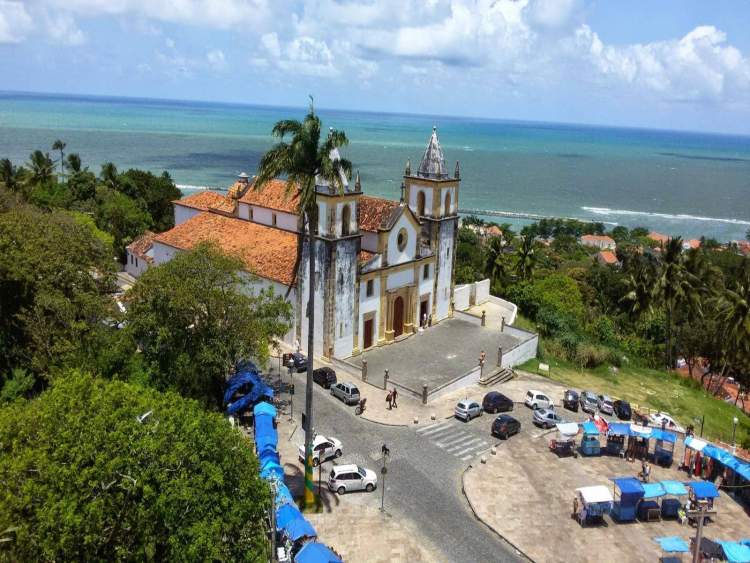 Olinda é um dos destinos no Brasil baratos para viajar nas férias
