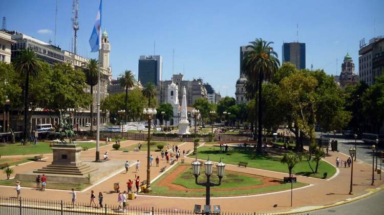 Plaza de Mayo é uma das atrações turísticas em Buenos Aires