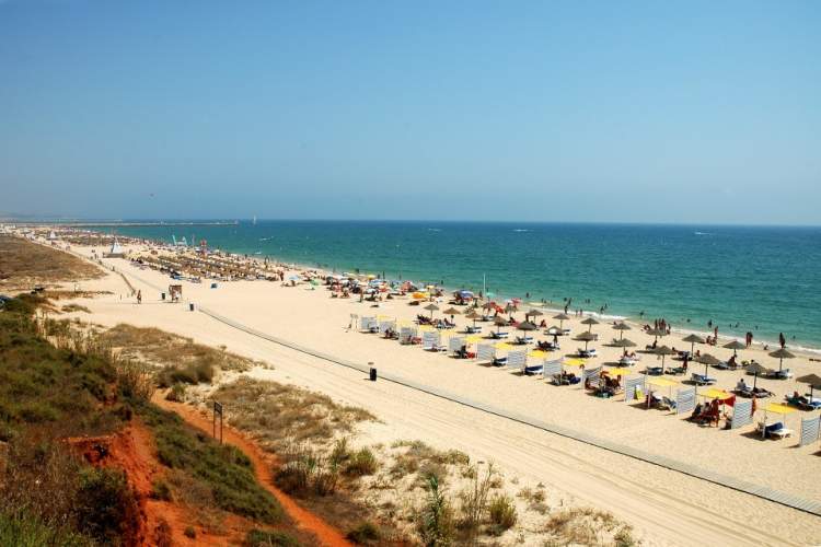 Praia da Rocha é uma das melhores praias do Algarve em Portugal