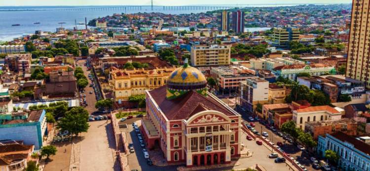 Manaus é um dos destinos no Brasil baratos para viajar nas férias