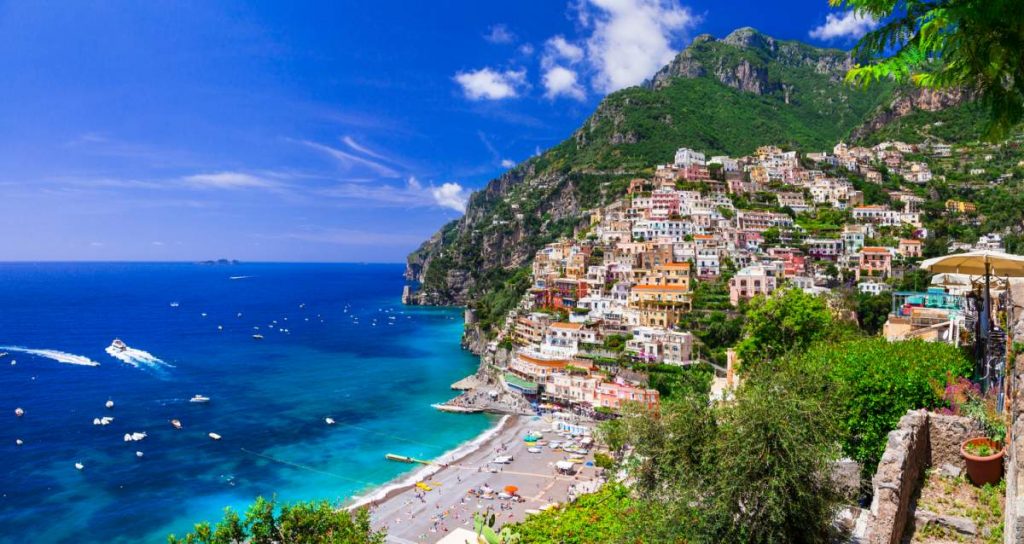 Positano, bela cidade costeira da Itália na costa de Amalfi