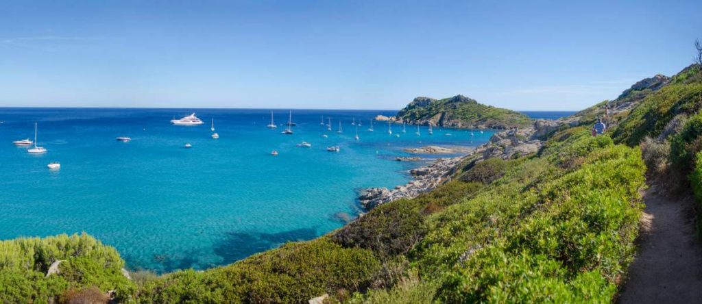 Saint Tropez na França é um dos destinos baratos para viajar em setembro de 2020