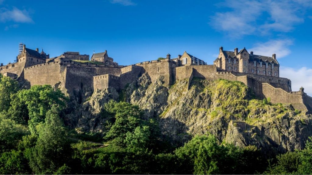 Imagem panorâmica do Castelo de Edimburgo